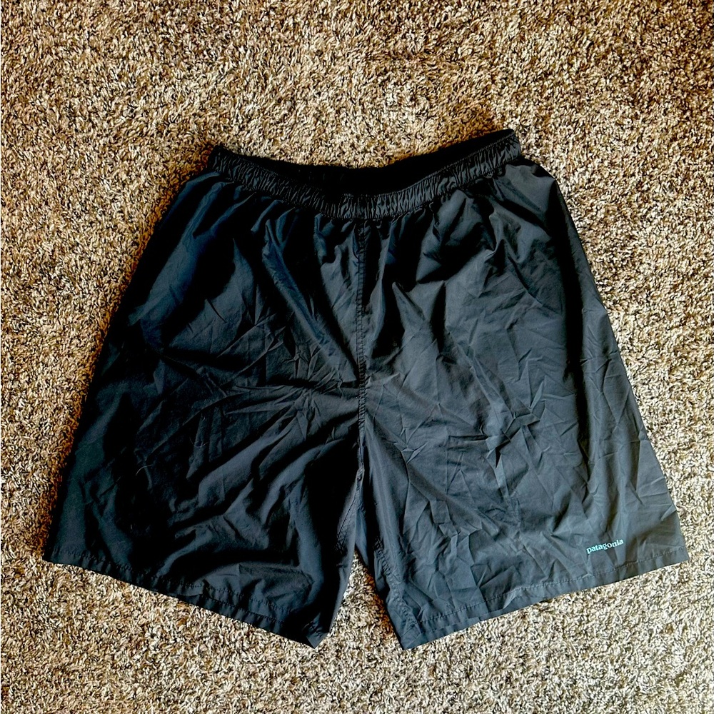 Men’s L black patagonia shorts